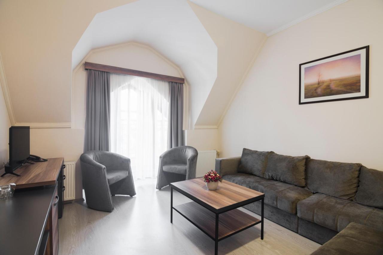 Hotel Royal Senta Экстерьер фото