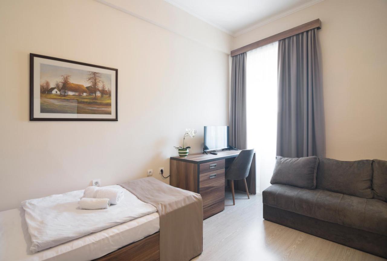 Hotel Royal Senta Экстерьер фото